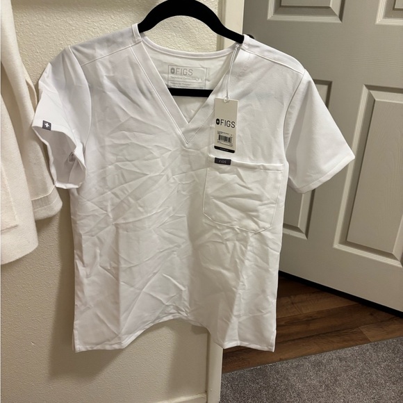 Figs White Scrub Top - Picture 2 of 4